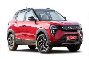 xuv-3xo-exterior-right-front-three-quarter-32