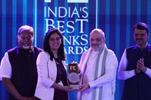Amit Shah Felicitates Digit Insurance (1)