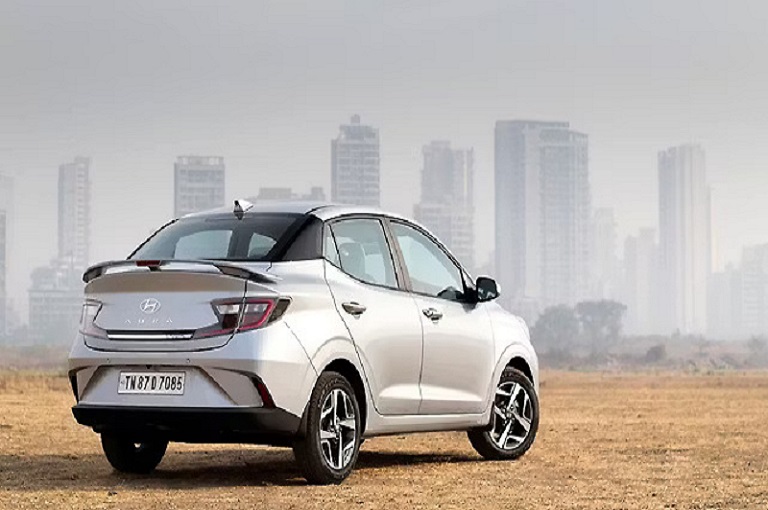aura-exterior-right-rear-three-quarter