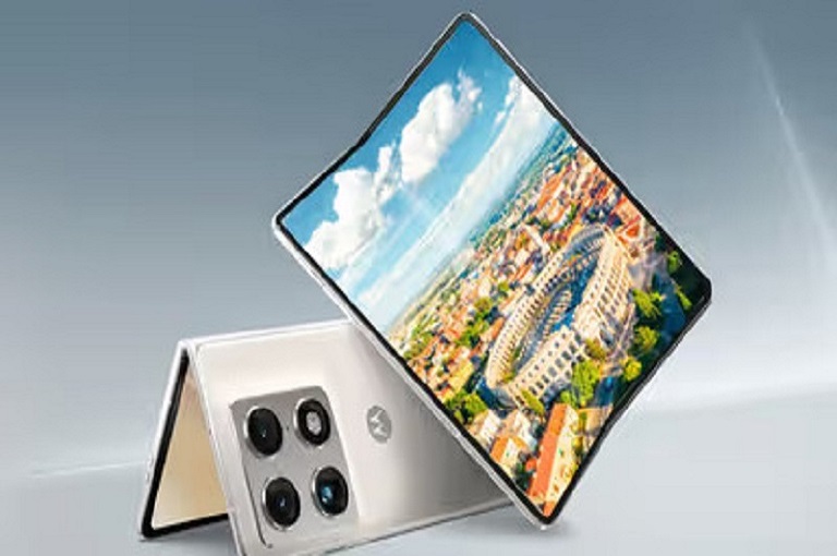 motorola-razr-fold-india-launch-price-specs-8-1-inch-2k-foldable-display-snapdragon-8-gen-5-6000mah-battery