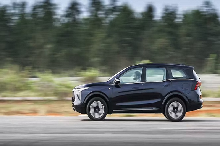 xev9s-exterior-left-side-view-36