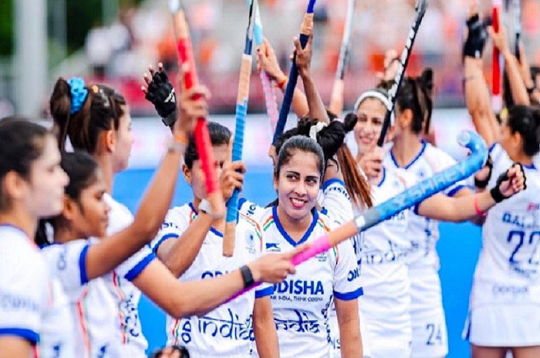 IND-W-Hockey-WC